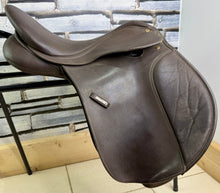 Load image into Gallery viewer, 16 1/2” Wide/Changeable Gullet Wintec Pony GP Saddle - Brown