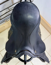 Load image into Gallery viewer, 16 1/2” MW Heritage English Saddlery GP Saddle - Black