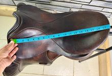 Load image into Gallery viewer, 18” XW M&amp;J/Granville Saddlery English GP Cob Saddle - Brown