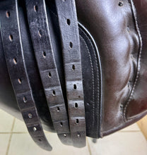 Load image into Gallery viewer, 17 1/2” Wide Eclipse Saddlery English GP Saddle - Brown