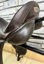 Load image into Gallery viewer, 17” Wide Black Country Vinici Monoflap Dressage Saddle - Brown