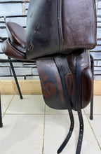 Load image into Gallery viewer, 17” Narrow Black Country Dressage Saddle - Brown