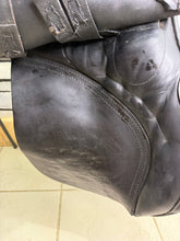 Load image into Gallery viewer, 17” XXW Hamilton Balance GP Saddle - Black - 7X Wide