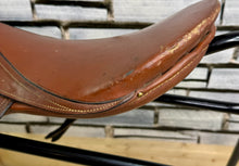 Load image into Gallery viewer, 17” Futurity Full Tree Racing Saddle - Tan - Soft Foam Panels