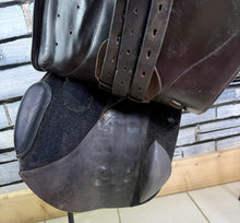 Load image into Gallery viewer, 17” MW Patrick Saddlery Jump Saddle - Brown