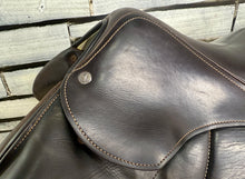 Load image into Gallery viewer, 17” MW Voltaire Lexington Monoflap Jump Saddle -2021- Brown