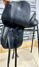 Load image into Gallery viewer, 17 1/2” Medium Ideal Suzannah Dressage Saddle - Black