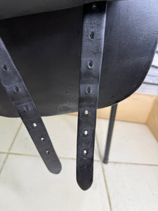 17” Wide Trapezius Panel Saddle - Black