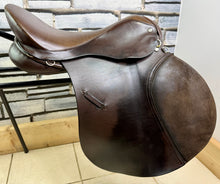 Load image into Gallery viewer, 17 1/2” Wide Eclipse Saddlery English GP Saddle - Brown