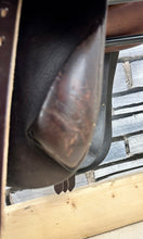 Load image into Gallery viewer, 17 1/2” MW Bruno Del Grange Close Contact Jump Saddle - Brown
