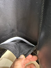 Load image into Gallery viewer, 16 1/2” XW/Changeable Gullet Thorowgood Compact GP Saddle - Black