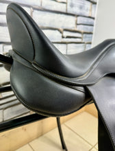 Load image into Gallery viewer, 17” M/Changeable Gullet Wintec 500 Dressage Saddle - Black