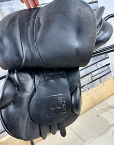 16 1/2” MW Stubben Juventus Jump Saddle - Black