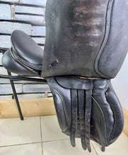 Load image into Gallery viewer, 17 1/2” MW English GP/Jump Saddle - Black