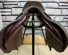 Load image into Gallery viewer, 16 1/2” Changeable Gullet Whitaker Barnsley Pony Jumping Saddle - Brown