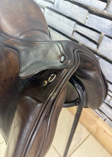 Load image into Gallery viewer, 16 1/2” XW/Changeable Gullet Shires Optimus Leather GP Saddle - Brown