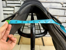 Load image into Gallery viewer, 16 1/2” Wide Thorowgood Maxam Cob GP Saddle - Black