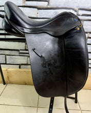 Load image into Gallery viewer, 17” Wide Ideal/Martin Wilkinson Suzannah Dressage Saddle - Black