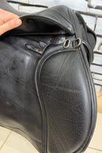 Load image into Gallery viewer, 17” on 16 1/2” Panels Wide Winners Circle GP/Jump Cob Saddle - Black