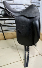Load image into Gallery viewer, 17” Medium County Saddlery Fusion Dressage Saddle - Black