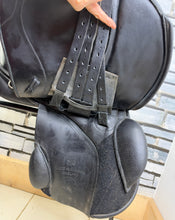 Load image into Gallery viewer, 17” on 16 1/2” Panels Wide Winners Circle GP/Jump Cob Saddle - Black