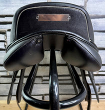 Load image into Gallery viewer, 16 1/2” Changeable Gullet (Medium) Whitaker Barnsley Pony Jumping Saddle - Black