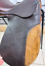 Load image into Gallery viewer, 17 1/2” 32/Wide Stubben Tristan Show/Working Hunter Saddle - Brown - Lightly Used