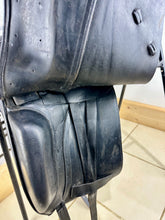 Load image into Gallery viewer, 17 1/2” MW HH Albion SLK Ultima Dressage Saddle - Black
