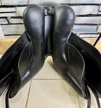Load image into Gallery viewer, 17 1/2” Medium Ideal Suzannah Dressage Saddle - Black - Big Blocks, Deep Seat