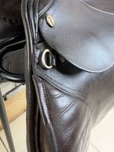 Load image into Gallery viewer, 17” Wide GFS English GP/Jump Saddle - Brown - Square Cantle