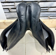 Load image into Gallery viewer, 16 1/2” MW Stubben Juventus Jump Saddle - Black