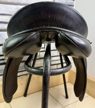 Load image into Gallery viewer, 17 1/2” Wide-XW Jeffries Falcon English Event GP Saddle - Black