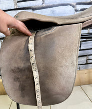 Load image into Gallery viewer, 16 1/2” MW Orion/Ideal Show Saddle - Brown - Reverse Hide - Close Contact