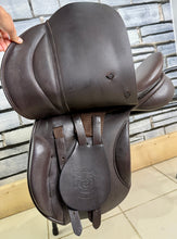 Load image into Gallery viewer, 17 1/2” XW/WW Symmonds Designer GP Saddle - Brown