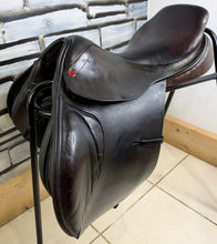 Load image into Gallery viewer, 17 1/2” MW Albion Kontrol Jump Saddle - Brown - Double Flap - Big Blocks