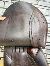 Load image into Gallery viewer, 17 1/2” Wide R&amp;R Ideal Event/Grandee Saddle - Brown