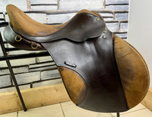 Load image into Gallery viewer, 17” MN S.O.S Saddlery GP/Jump Saddle - Brown - High Wither - TB ROR - Massive Blocks