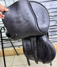 Load image into Gallery viewer, 17” XXW Hamilton Balance GP Saddle - Black - 7X Wide