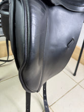 Load image into Gallery viewer, 18” MW Ideal Suzannah LH Dressage Saddle - Black