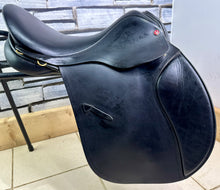 Load image into Gallery viewer, 17 1/2” Medium Jeffries Falcon Event GP Saddle - Black