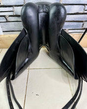 Load image into Gallery viewer, 18” MW Ideal Suzannah Dressage Saddle - Black