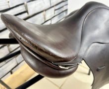 Load image into Gallery viewer, 17” Wide Ideal Classic GP Saddle - Brown