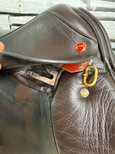 Load image into Gallery viewer, 17 1/2” Medium Albion K2 Jump Saddle - Brown