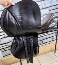 Load image into Gallery viewer, 17 1/2” MW Albion Kontrol Jump Saddle - Brown - Super Secure Big Blocks