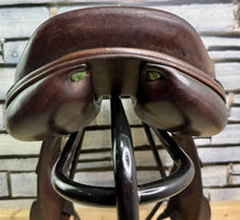 Load image into Gallery viewer, 17” MW Amerigo Vega Monoflap Jump Saddle - Brown
