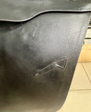 Load image into Gallery viewer, 17 1/2” Wide-XW Jeffries Falcon English Event GP Saddle - Black