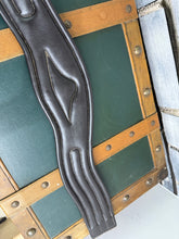 Load image into Gallery viewer, 50” GFS Anatomic Leather Atherstone Girth - Brown - Padded &amp; Elasticated