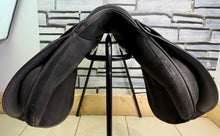 Load image into Gallery viewer, 17” XW Thorowgood Griffin Cob GP Saddle - Black - Extra Wide - Flat Tree - 4 Straps