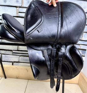 17” MW Albion K2 Jump Saddle - Black