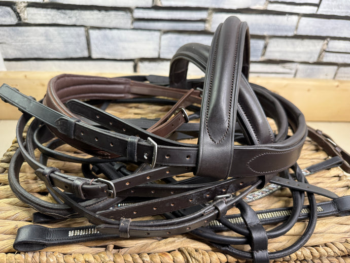 S/H Job Lot x Mixed Comfort Bridle Parts